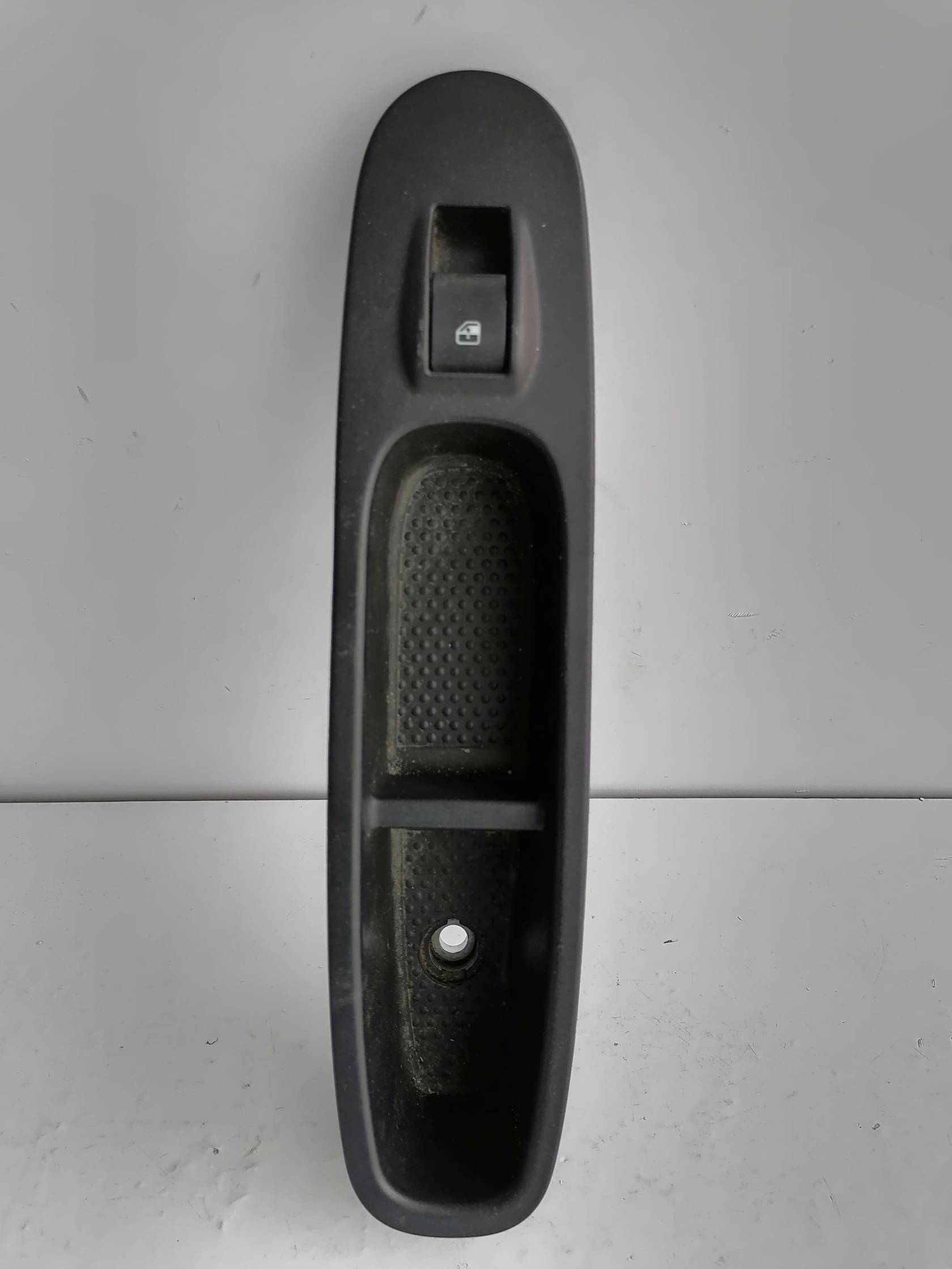 Interruttore alzacristalli porta ant.